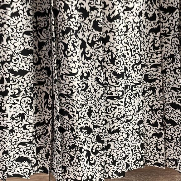 Evanna Petite Skirt Set , Size 10, Black and White Floral Print - Picture 8 of 12